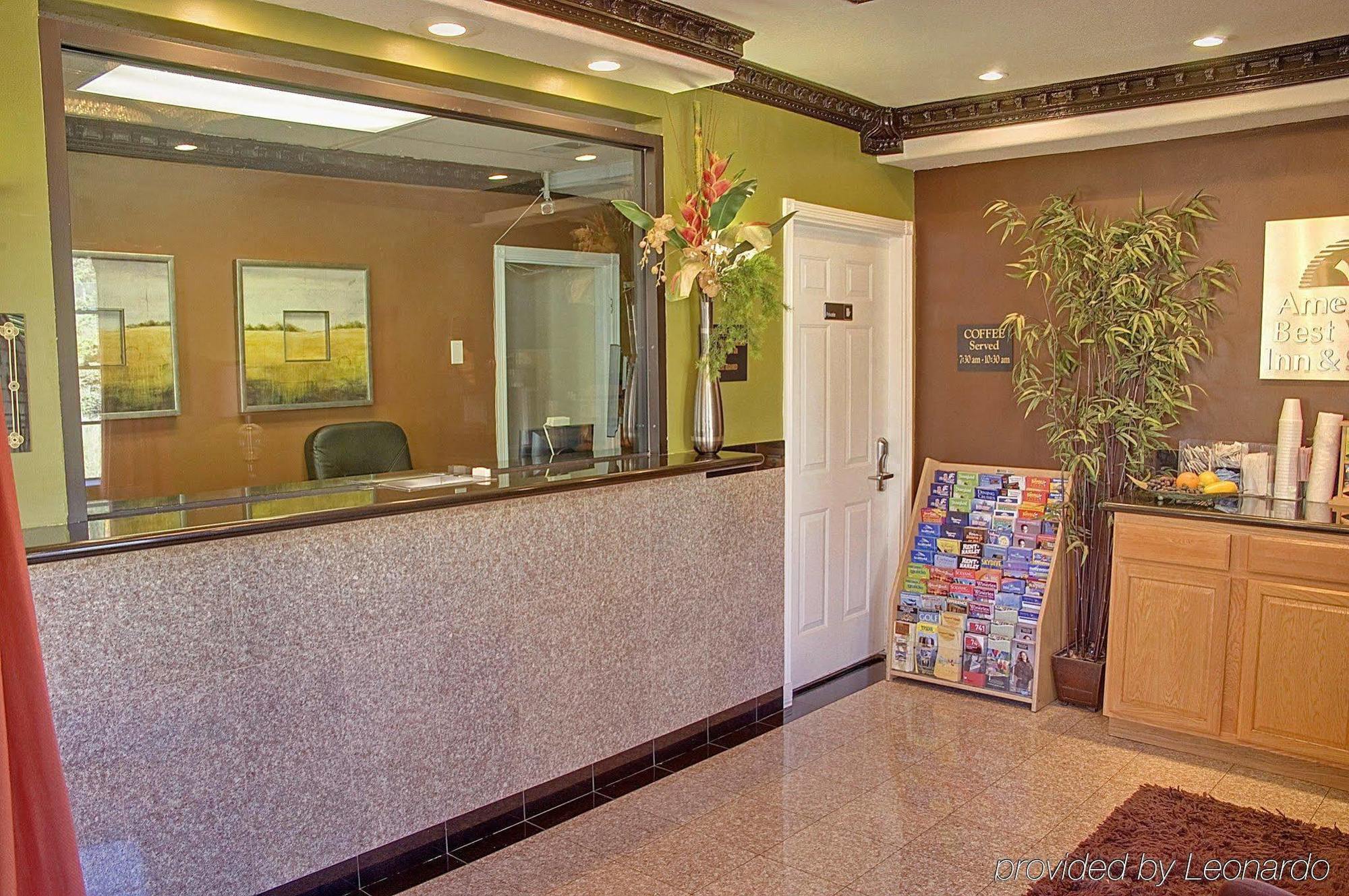 Granada Inn Сан Фернандо Интериор снимка